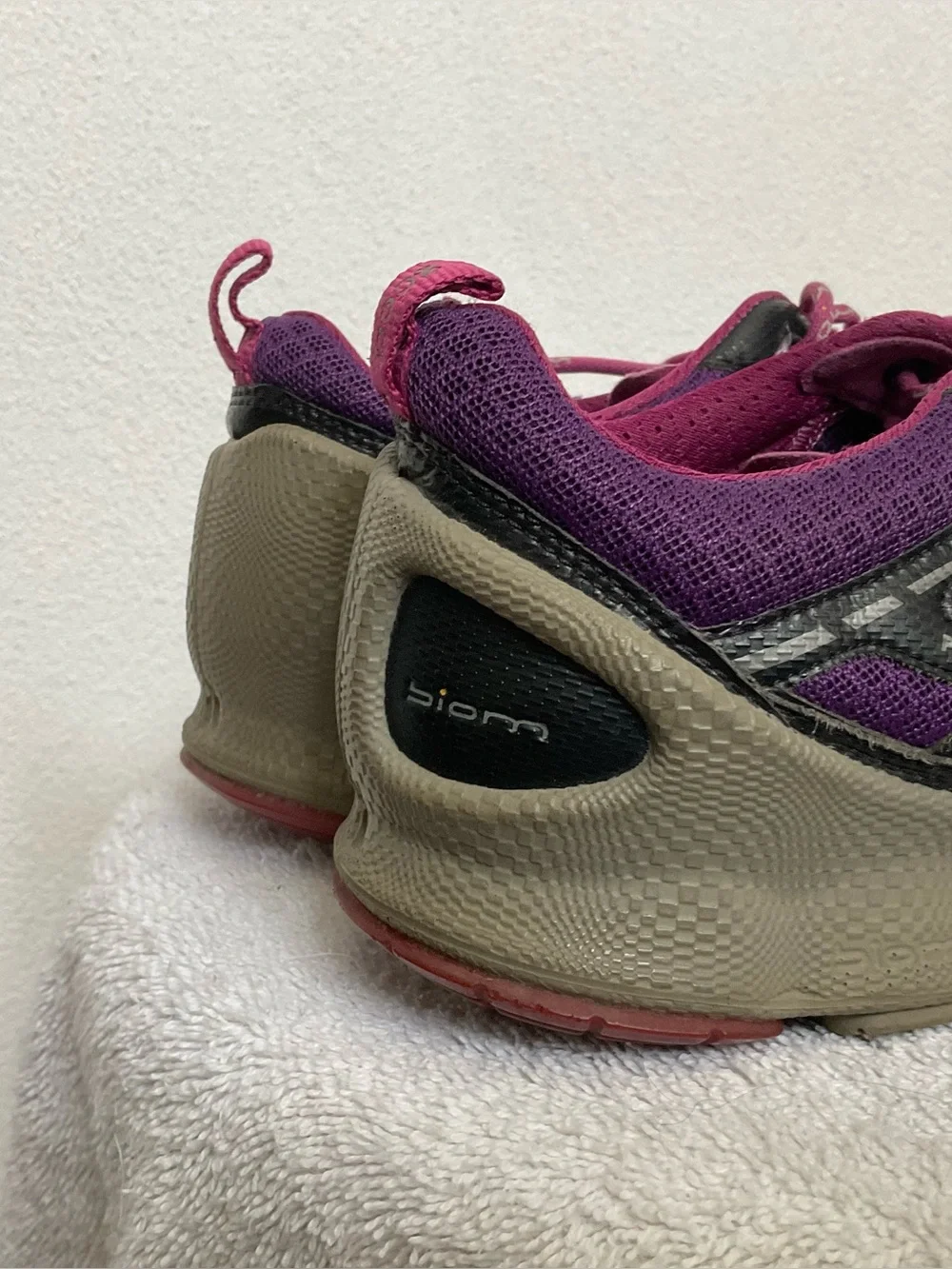 Ecco Biom Train Core Low Cut Sneakers Purple, Grey Athletic Shoes Size 8.5